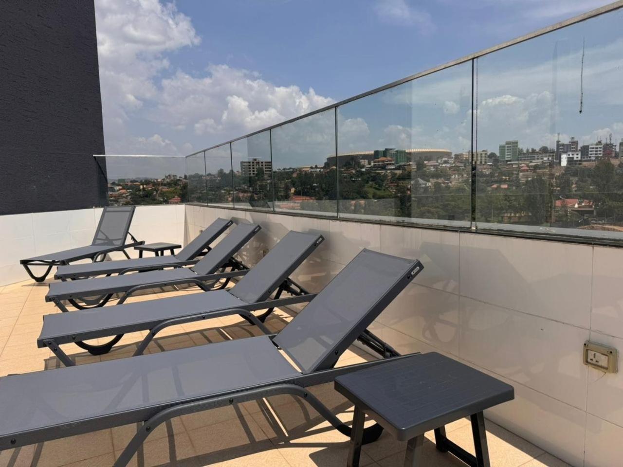 Cascadia Apartments คิกาลี ภายนอก รูปภาพ