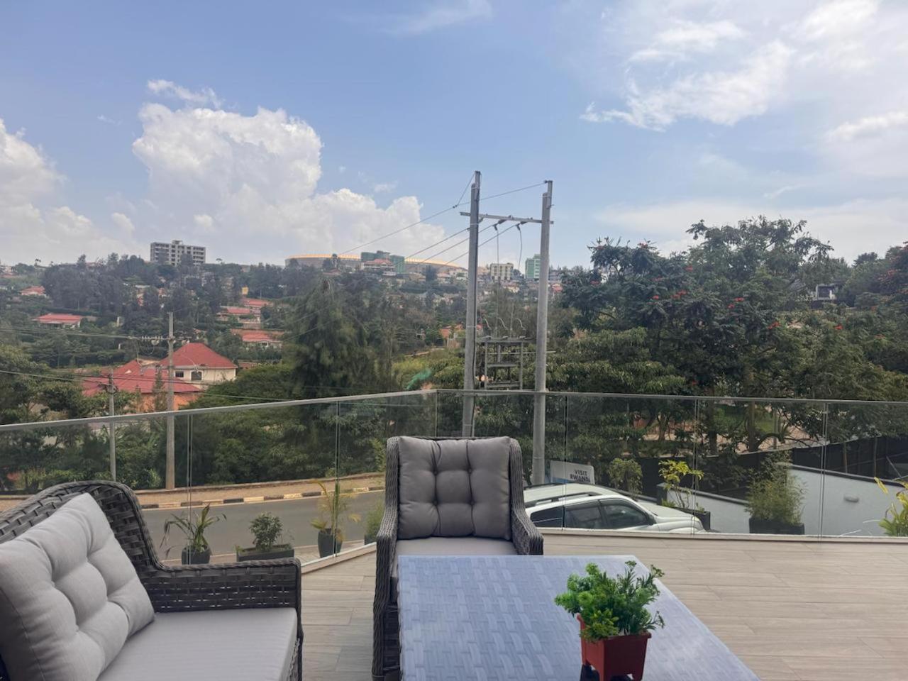 Cascadia Apartments คิกาลี ภายนอก รูปภาพ