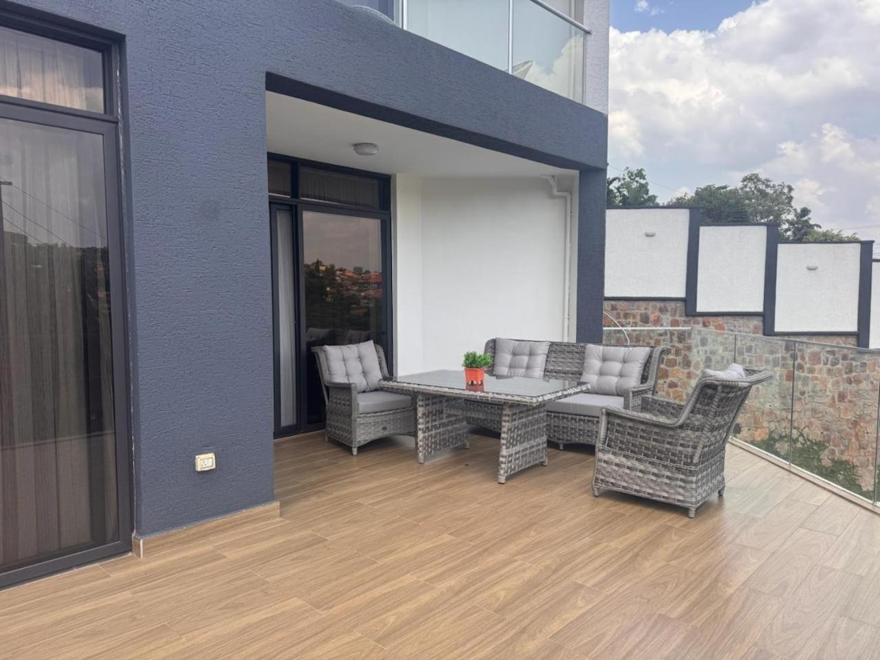 Cascadia Apartments คิกาลี ภายนอก รูปภาพ