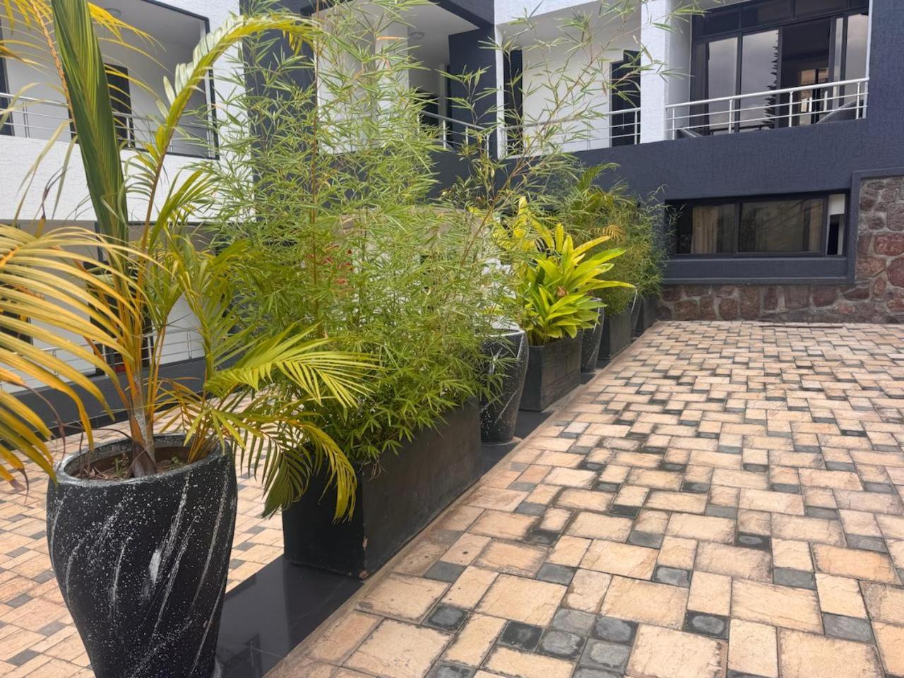 Cascadia Apartments คิกาลี ภายนอก รูปภาพ