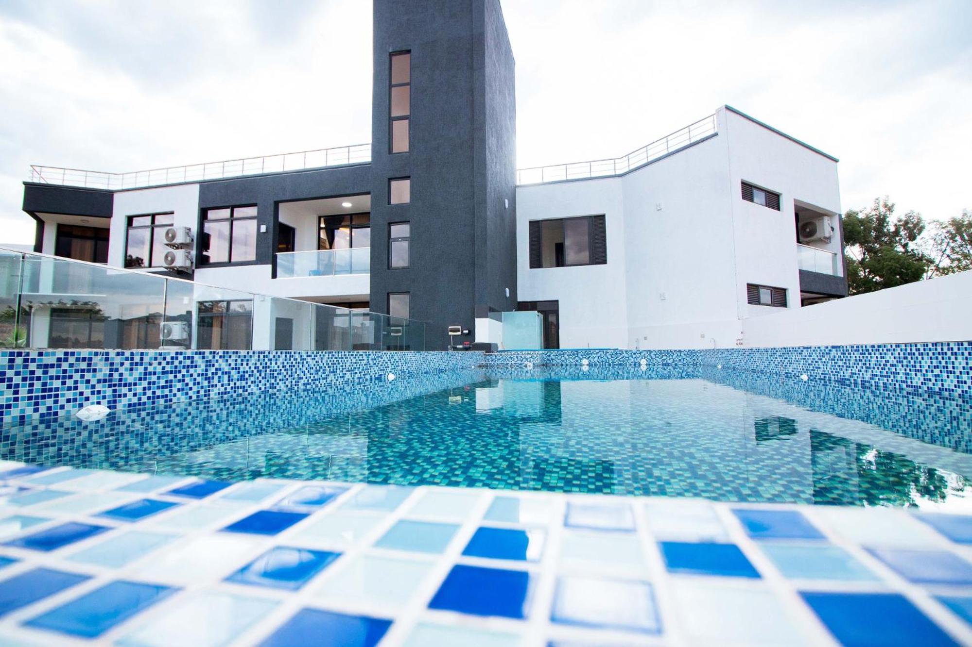 Cascadia Apartments คิกาลี ภายนอก รูปภาพ