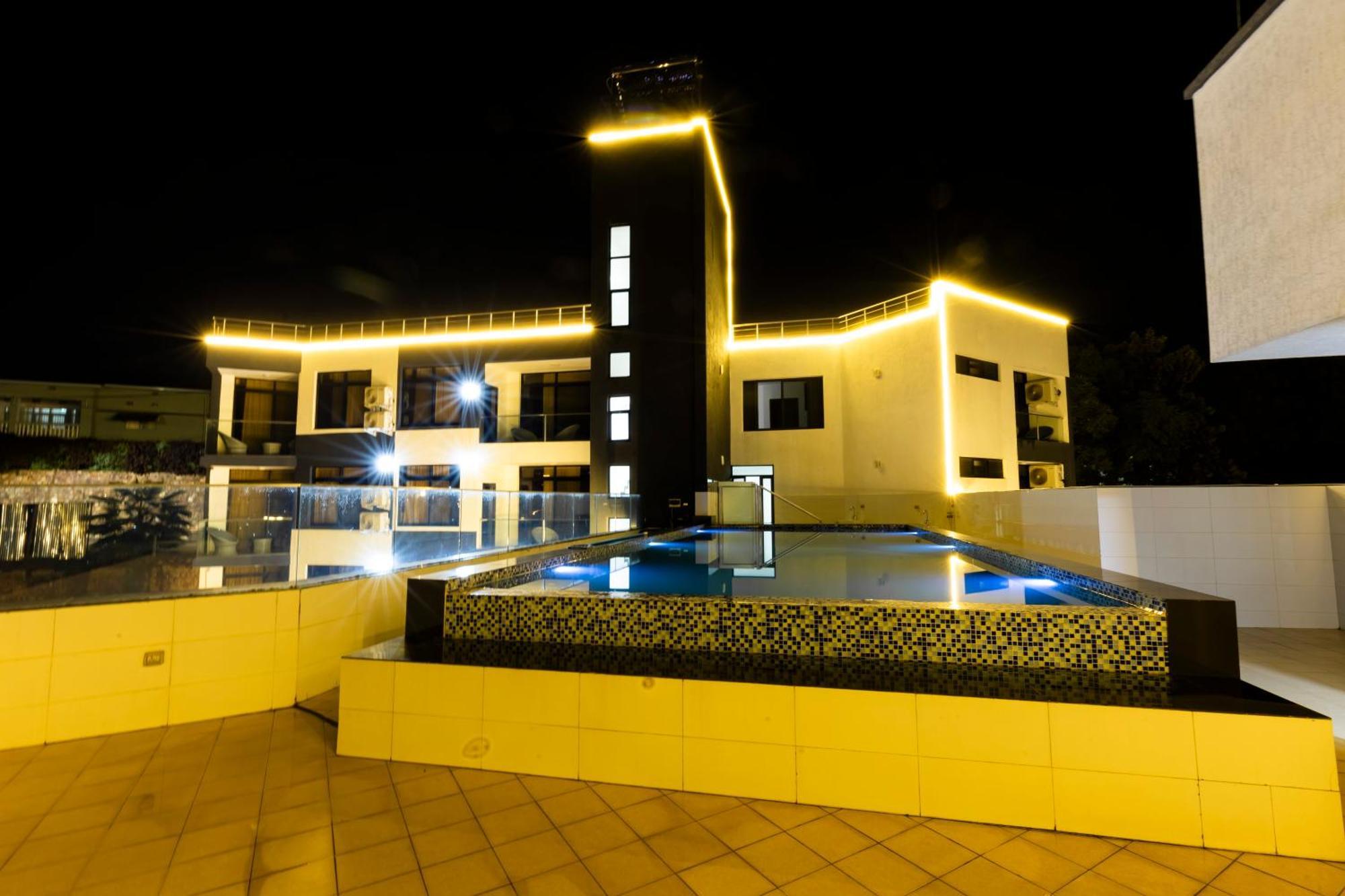 Cascadia Apartments คิกาลี ภายนอก รูปภาพ