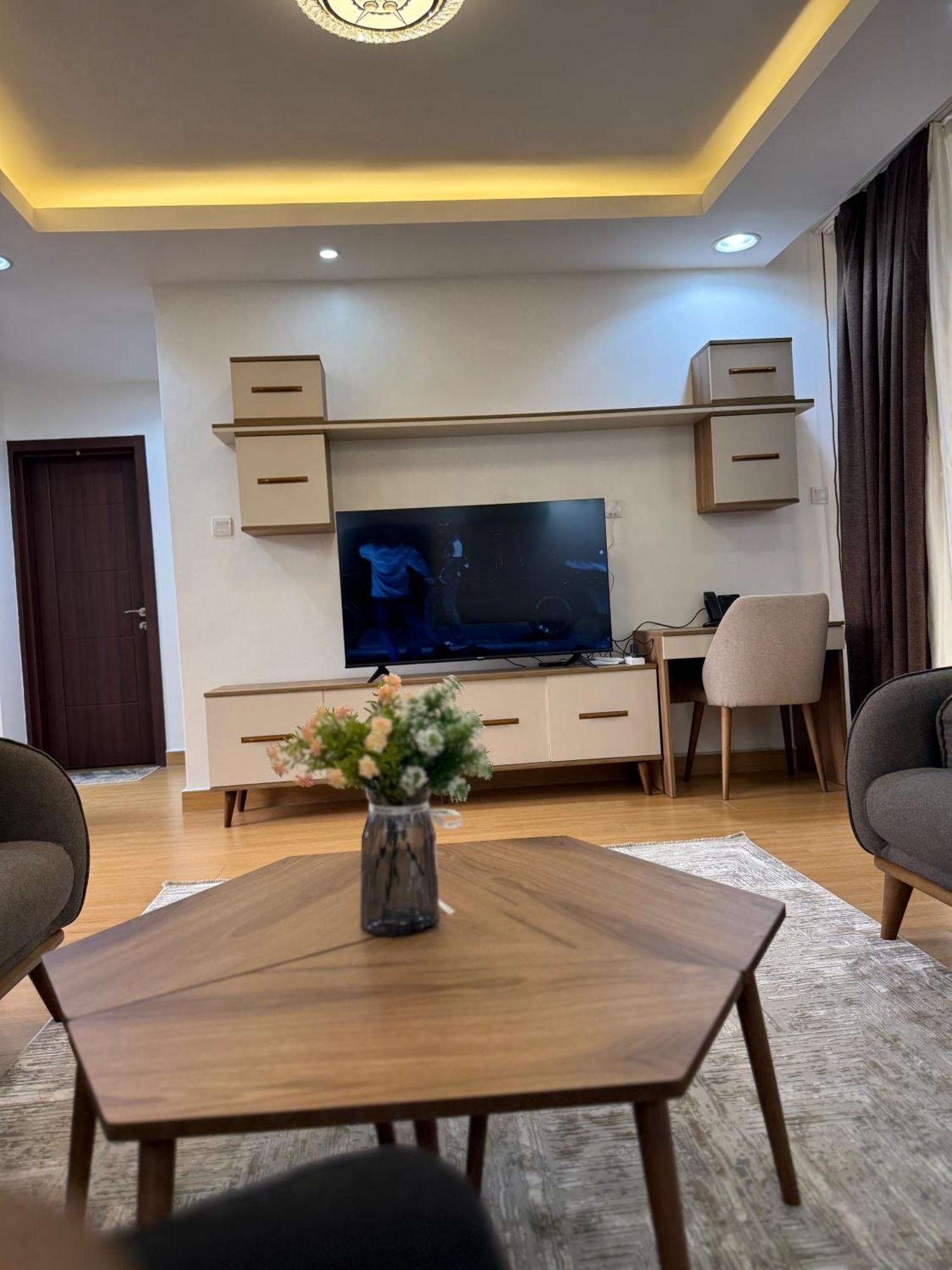 Cascadia Apartments คิกาลี ภายนอก รูปภาพ